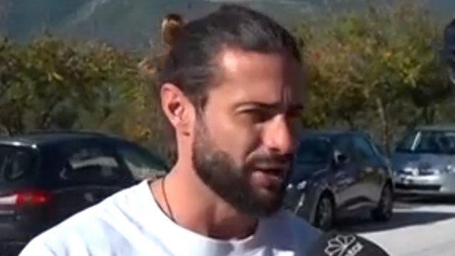 Ο Κωνσταντίνος Βασάλος αποκάλυψε αν τσακώθηκε με τον Fipster: "Μάλλον δεν πήγε καλά το βραδινό ποτό"