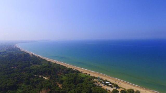 Ηλεία: 38χρονος βγήκε γυμνός από τη θάλασσα και αποπειράθηκε να βιάσει τουρίστρια