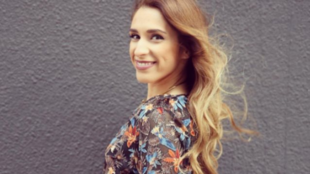 Αντιγόνη Ψυχράμη: Ποζάρει πρώτη φορά με την γυμνή φουσκωμένη κοιλίτσα της: Φωτογραφία