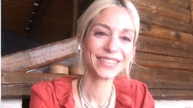 Σοφία Καρβέλα: &quot;Με βρίζουν στο Instagram ότι δεν μιλάω ελληνικά στα παιδιά&quot;