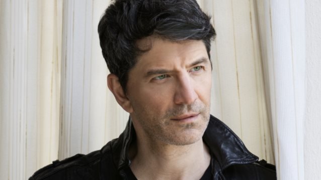 &quot;Δεν μπορείς να τραγουδάς Θεοδωράκη και &quot;Άξιον Εστί&quot; και μετά να κάνεις &quot;κούνια μπέλα&quot;