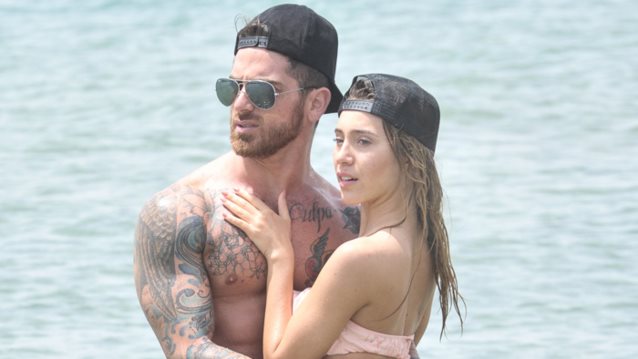 Δώρος Παναγίδης &amp; Αθηνά Χρυσαντίδου: Η καυτή εμφάνιση με μαγιό στην Κύπρο! Όλες οι φωτογραφίες