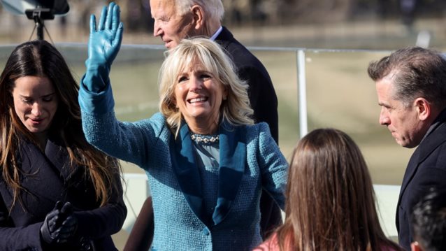 Jill Biden | Το look που επέλεξε για την ορκωμοσία &amp; το διακριτικό beauty look
