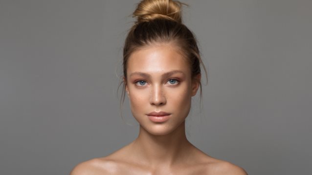 Λεμόνι για καφέ κηλίδες 
: Μπορούμε να χρησιμοποιούμε λεμόνι στο πρόσωπο για τις σκούρες κηλίδες;