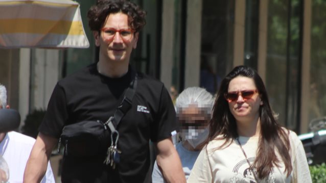 Μιχάλης Σαράντης &amp; Μαίρη Μηνά | Σπάνια δημόσια εμφάνιση για το ερωτευμένο ζευγάρι