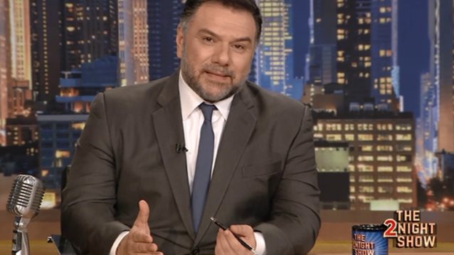 Γρηγόρης Αρναούτογλου: Το τηλεοπτικό «αντίο» στον Θέμο Αναστασιάδη μέσα από το The 2Night Show
