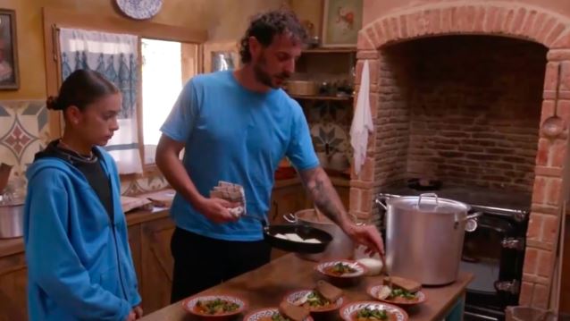 Συνεχίζονται οι κόντρες στη Φάρμα: "Όποιος δουλεύει θα φάει. Όποιος δε δουλεύει θα πεινάσει"