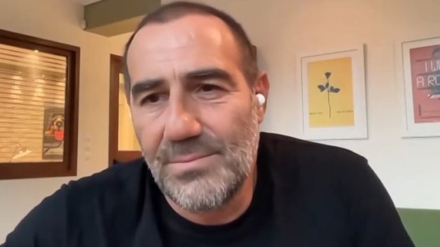 Ο Αντώνης Κανάκης μιλά για την απώλεια του πατέρα του και συγκινεί: "Έδινα τα πάντα να τον δω να αγκαλιάζει τα παιδιά μου"