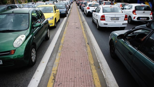 Εσύ ποσό καλά ξέρεις τον κώδικα οδικής κυκλοφορίας; Η ξεκαρδιστική ανάλυση του Μιχάλη Τσαουσόπουλου