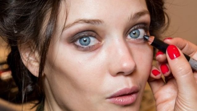 Λερώνεσαι κατά τη διάρκεια του μακιγιάζ;: Έυκολα και χρήσιμα tips που θα κάνουν το μακιγιάζ σου παιχνιδάκι