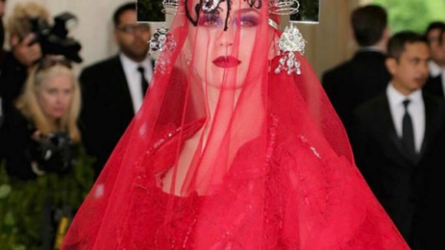 Katy Perry: Το φόρεμά της στο Met Gala δίχασε τους fans της