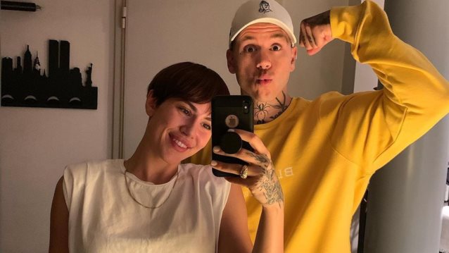 Έλενα Τσαγκρινού - Mike | &quot;Μπήκαμε&quot; στο μοντέρνο σπίτι του ερωτευμένου ζευγαριού