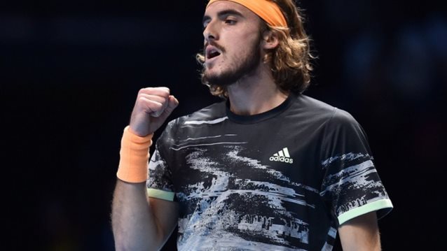 Στέφανος Τσιτσιπάς: Γυμνάζει όσους είναι σε καραντίνα!