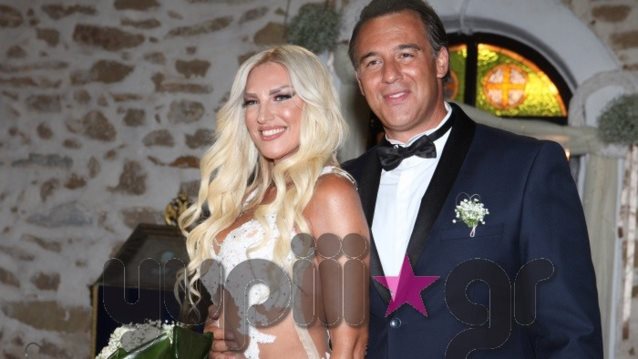 Θάνος Τζάνης: Παντρεύτηκε! Το άλμπουμ του γάμου του στο Λαγονήσι