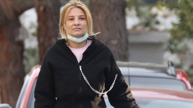 Η Φαίη Σκορδά σε καθημερινές στιγμές με τον γιο της, Δημήτρη