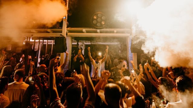 Ο Αλέξανδρος Χριστόπουλος επιστρέφει στο Island Athens Riviera