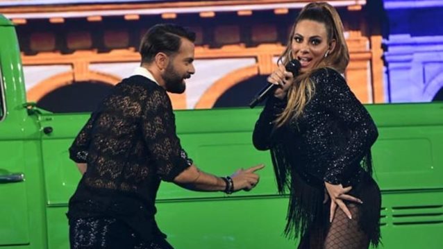 J2US | Η hotter than ever Ευρυδίκη Βαλαβάνη &amp; ο "Ricky Martin" από την Κύμη