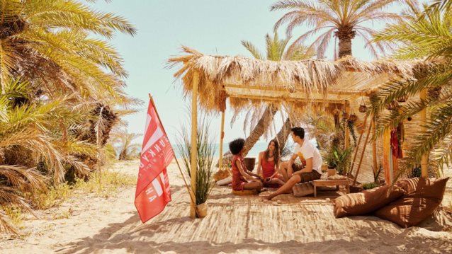 Η νέα καμπάνια της Funky Buddha μας ταξιδεύει σε έναν εξωτικό παράδεισο