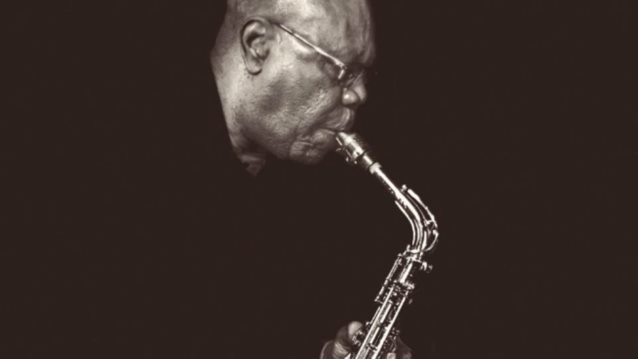 Manu Dibango : Πέθανε στα 86 του από κορονοϊό ο θρυλικός σαξοφωνίστας
