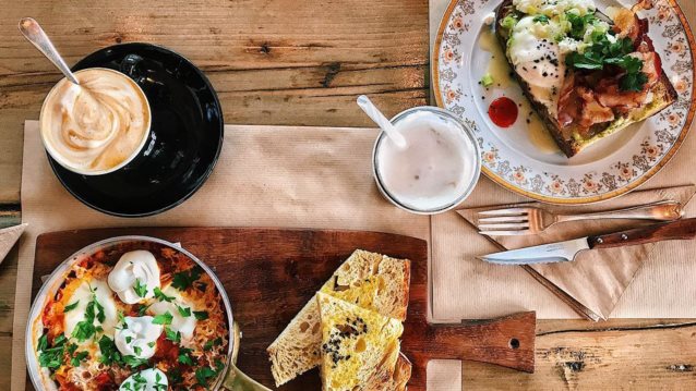 Βόλτα Στην Κηφισιά: Η Μάρω Παρασκευούδη βρίσκει τα 10 πιο αγαπημένα μας μαγαζιά για καφέ, brunch και φαγητό
