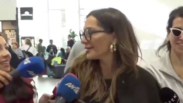 Η Δεσποινα Βανδη σε μια λιτη δηλωση απο το αεροδρομιο