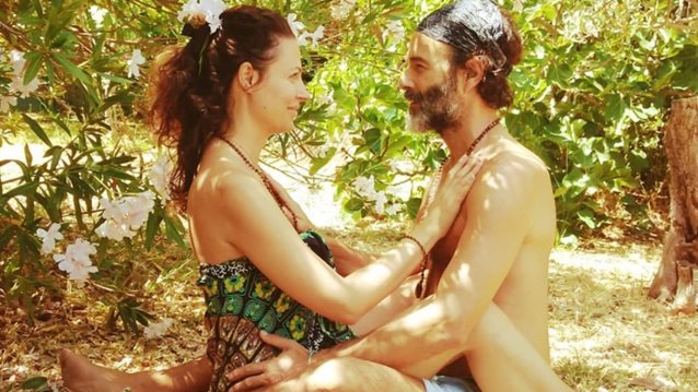 Θανασης Ευθυμιαδης: Φωτογραφιζει ολογυμνη τη συζυγο του, Αννα Δημητριεβιτς
