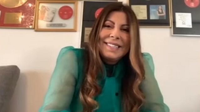 Άντζελα Δημητρίου: #μένει_σπίτι και περιγράφει τις ημέρες της δικής της καραντίνας