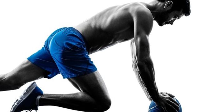 Αυτοί Eίναι Οι Νέοι Κανόνες Των Κοιλιακών: Κάνε αυτές τις 5 «αθόρυβες», ισομετρικές σανίδες και φτιάξε ένα six-pack με στυλ