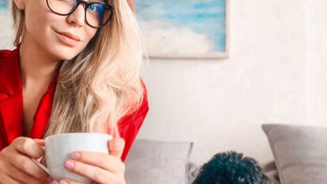 Κατρίνα Τσάνταλη 
: Η συγγραφέας και γόνος της γνωστής οικογένειας οινοποιών έχει ένα minimal σπίτι 
