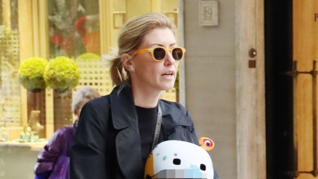 Σία Κοσιώνη &amp; Κώστας Μπακογιάννης σε καθημερινά στιγμιότυπα με τον γιο τους