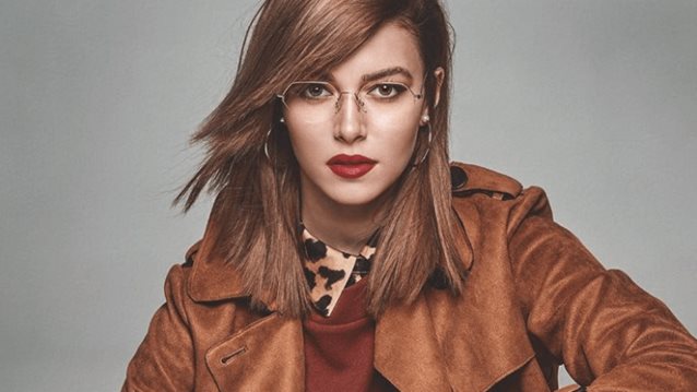 Εβελίνα Σκίτσκο 
: Με εντελώς διαφορετικό look (φωτογραφία)