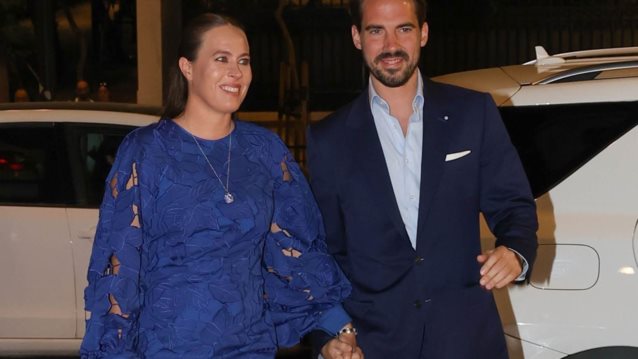 Η Nina Flohr και ο Φίλιππος Ντε Γκρες σε σπάνια εμφάνιση στο εξωτερικό | Το πρόσωπο με το οποίο συναντήθηκαν