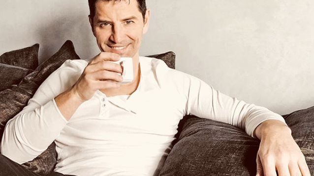 Σάκης Ρουβάς: Το νέο του πρότζεκτ στο YouTube με καλεσμένο έκπληξη!