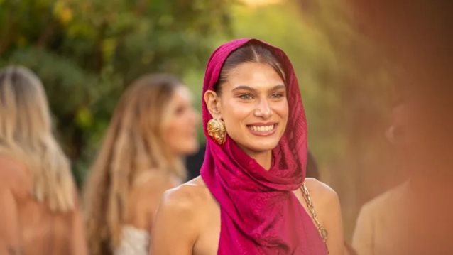 Ανθή Φακιδάρη | Φέρνει μεσογειακή λάμψη και couture κομψότητα στο κόκκινο χαλί των Καννών