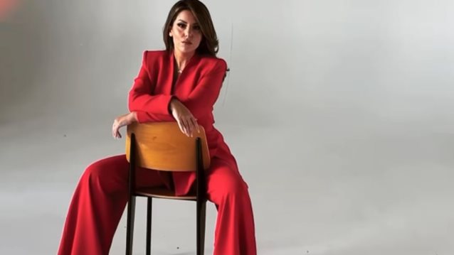 "Έχεις δει τον αρχισυντάκτη της Γιάμαλη; Πολύ ταλαντούχος, πολύ όμορφος, πολύ ψηλός. Ολες κρέμονταν από τα χείλη του"