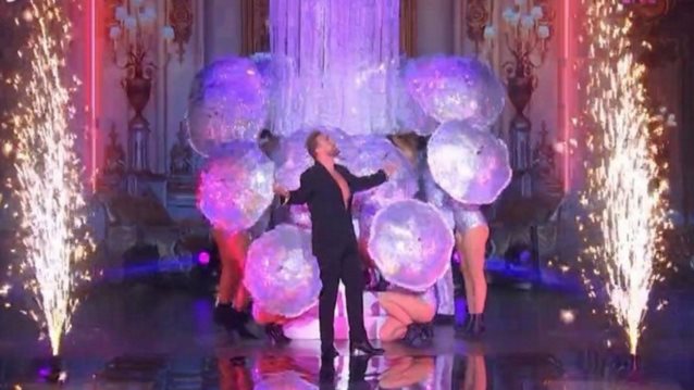 J2US | Ο μεγάλος τελικός μόλις ξεκίνησε! Η είσοδος του Νίκου Κοκλώνη