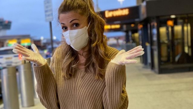 Στέλλα Καλλή : Σοκαρισμένη στο αεροδρόμιο της Νέας Υόρκης