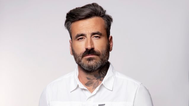 Γιώργος Μαυρίδης: &quot;Έπαθε μια εμμονή μαζί μου ότι θα γίνω γκέι -  Για πολλά χρόνια άλλαζα τη φωνή μου&quot;