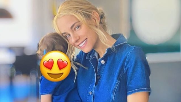 Η μικρογραφία της: Η Δούκισσα Νομικού φόρεσε το ίδιο μαγιό με την κόρη της