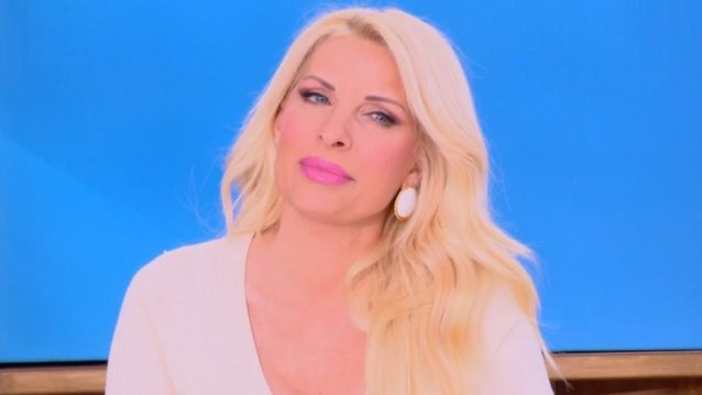 Ελένη Μενεγάκη:  Ξαφνικά αυτό το &quot;για πάντα&quot;  δεν υπάρχει πια και λες &quot;Γιατί δεν το είπα τότε;&quot;