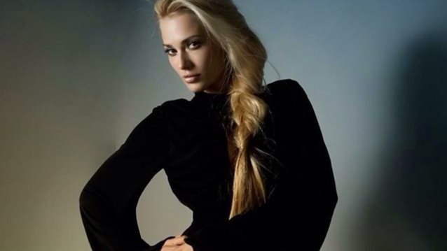 Βικτώρια Καρύδα 
: Η φωτογραφία μετά τη σύλληψη του φερόμενου ως δολοφόνου του συζύγου της