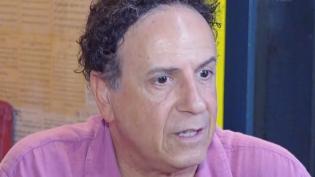 Χάρης Ρώμας: Η επιστροφή του «Καφέ της Χαράς» και οι προτάσεις που παραλίγο να οδηγήσουν στην καταστροφή