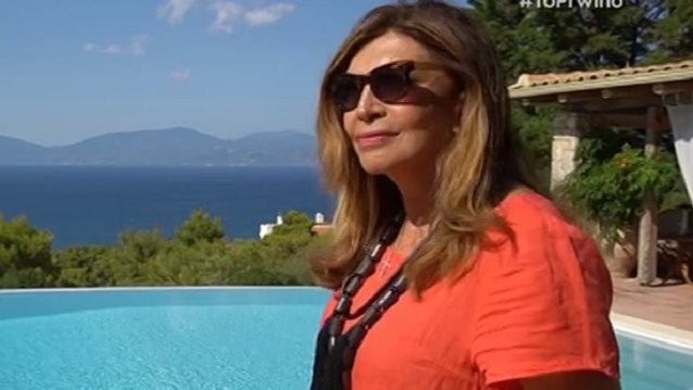 Μιμή Ντενίση: Δείτε τη διάσημη βίλα στον Θεολόγο | Όσα είπε για την Αλίκη &amp; την αποχώρηση του Βουτσά από τη «Σμύρνη»