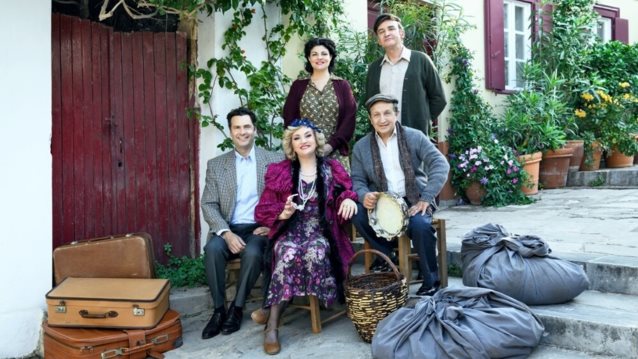 &quot;Η μητέρα του σκύλου&quot; ξεκινά καλοκαιρινή περιοδεία