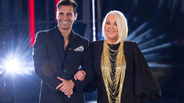 Σπίτι με το Mega | Backstage φωτογραφίες από τα γυρίσματα με τη Ρούλα Κορομηλά &amp; τον Πέτρο Ιακωβίδη!