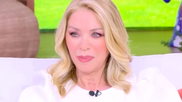 Έλλη Στάη: &quot;Η συνεργασία με τον Νίκο Ευαγγελάτο ήταν ένα εκβιαστικό ντουέτο&quot;