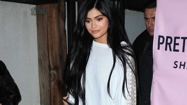 Kylie Jenner: Συνεχίζει να κρύβει την εγκυμοσύνη της!