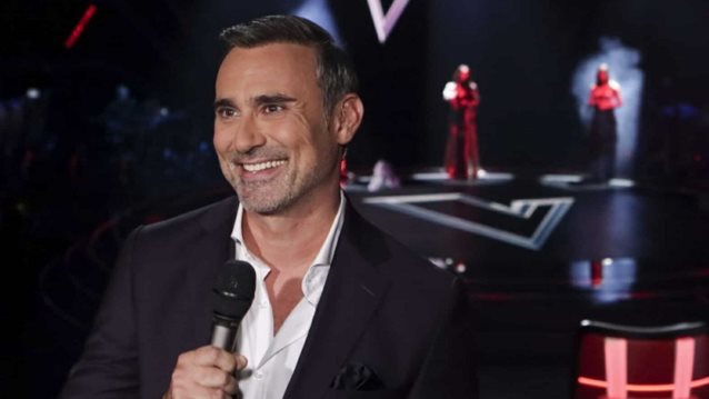 The Voice | Ο προβληματισμός της Έλενας Παπαρίζου &amp; η αφιέρωση του Γιώργου Καπουτζίδη