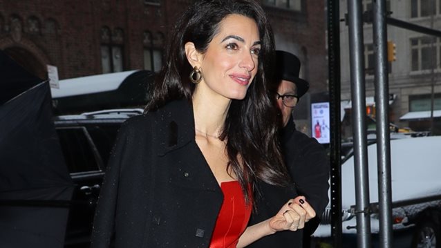 Amal Clooney : Έκανε την πιο κομψή εμφάνιση της Άνοιξης
