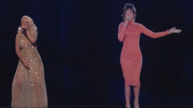 Christina Aguilera: Το ντουέτο με το ολόγραμμα της Whitney Houston που διέρρευσε: Όλο το παρασκήνιο